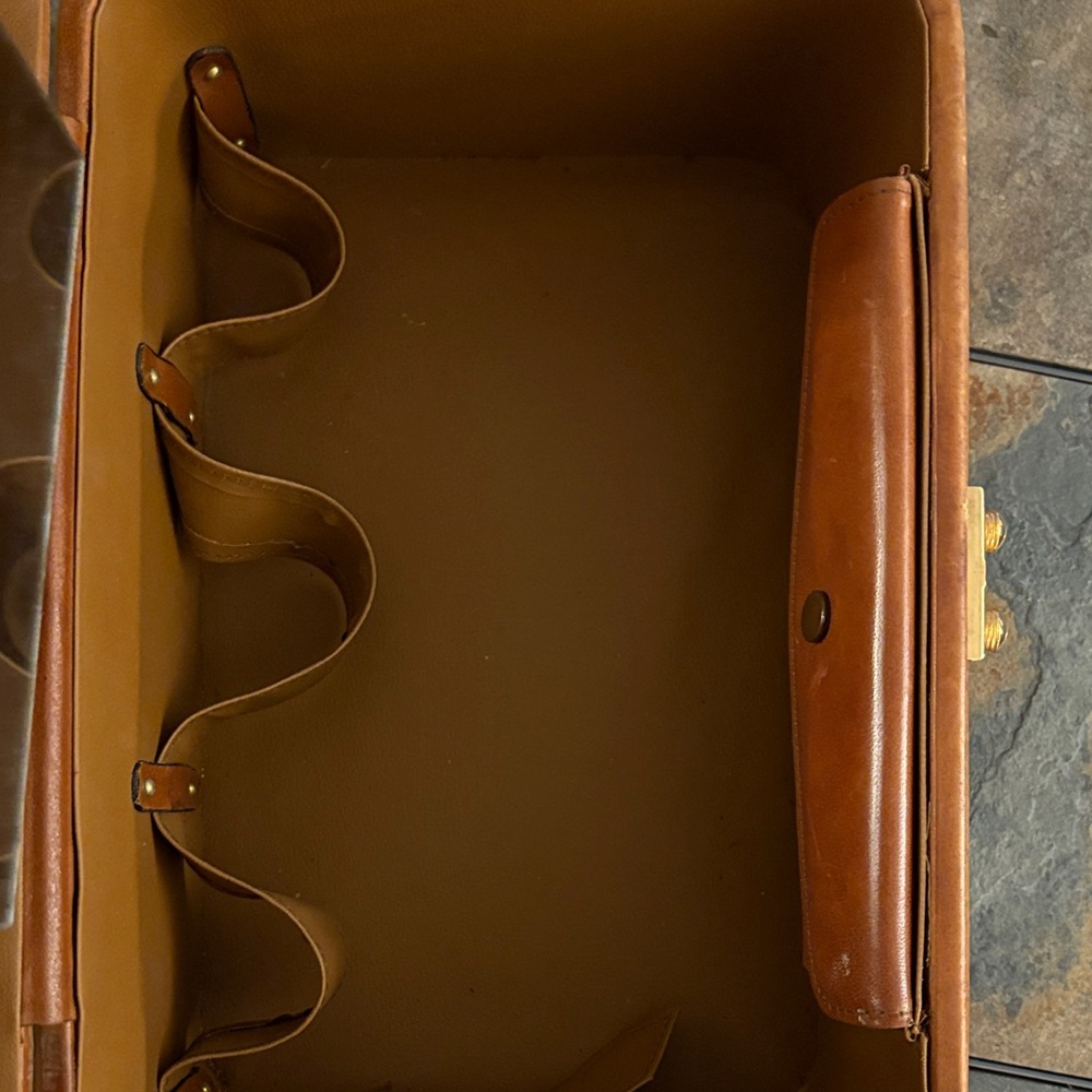 Vintage Brown Leather Box with Handle - Picture 5 of 6